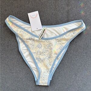 Dippin Dasiys Glow Bottom in color cape